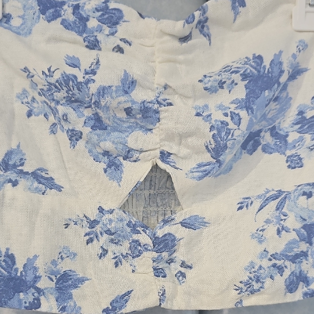 Monteau Blue and White Floral Top - Picture 3 of 5
